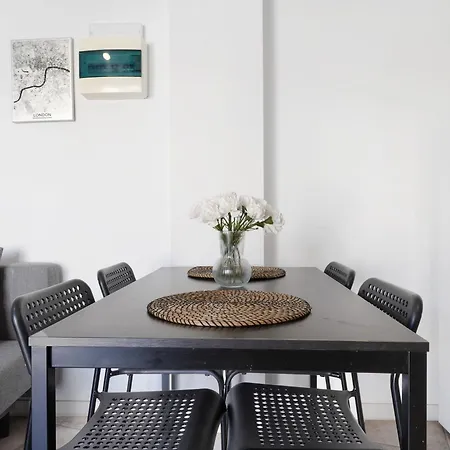 Appartement Flores2 *